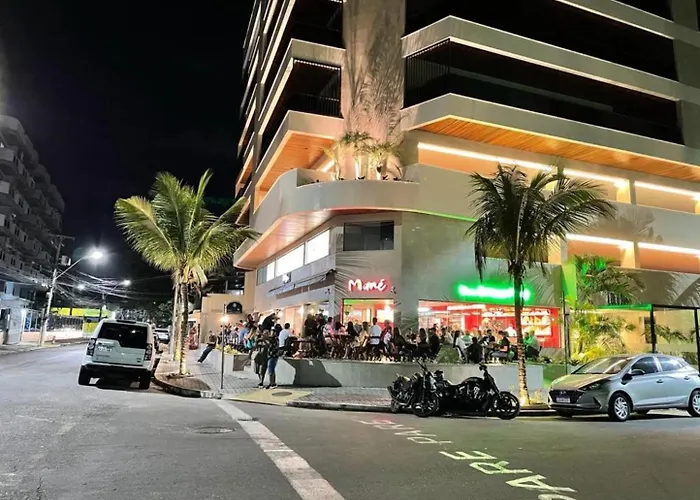 Apê Família Praia do Forte com 2 Quartos e Sacada